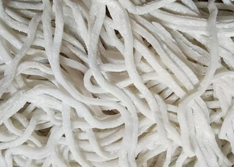 Sợi bánh canh được làm từ bột gạo
