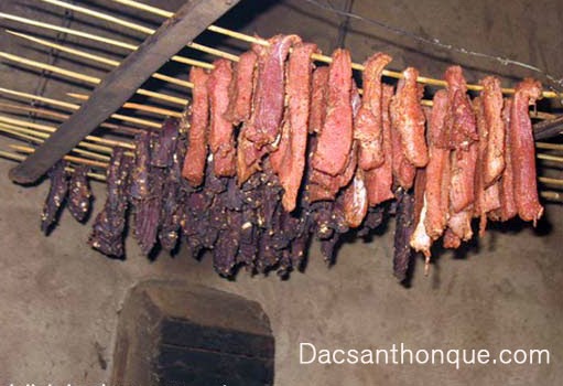 thịt hun khói gác bếp