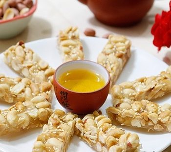 Đặc sản Kẹo Lạc Thái Bình - món ngon làm quà khó quên